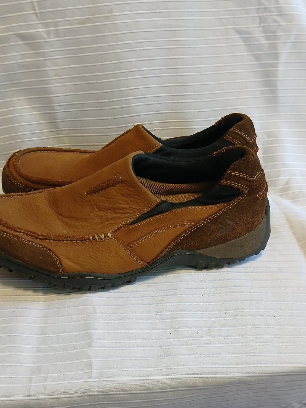 Nunn Bush Men's Tan and Brown Leather Slip-On Loafers